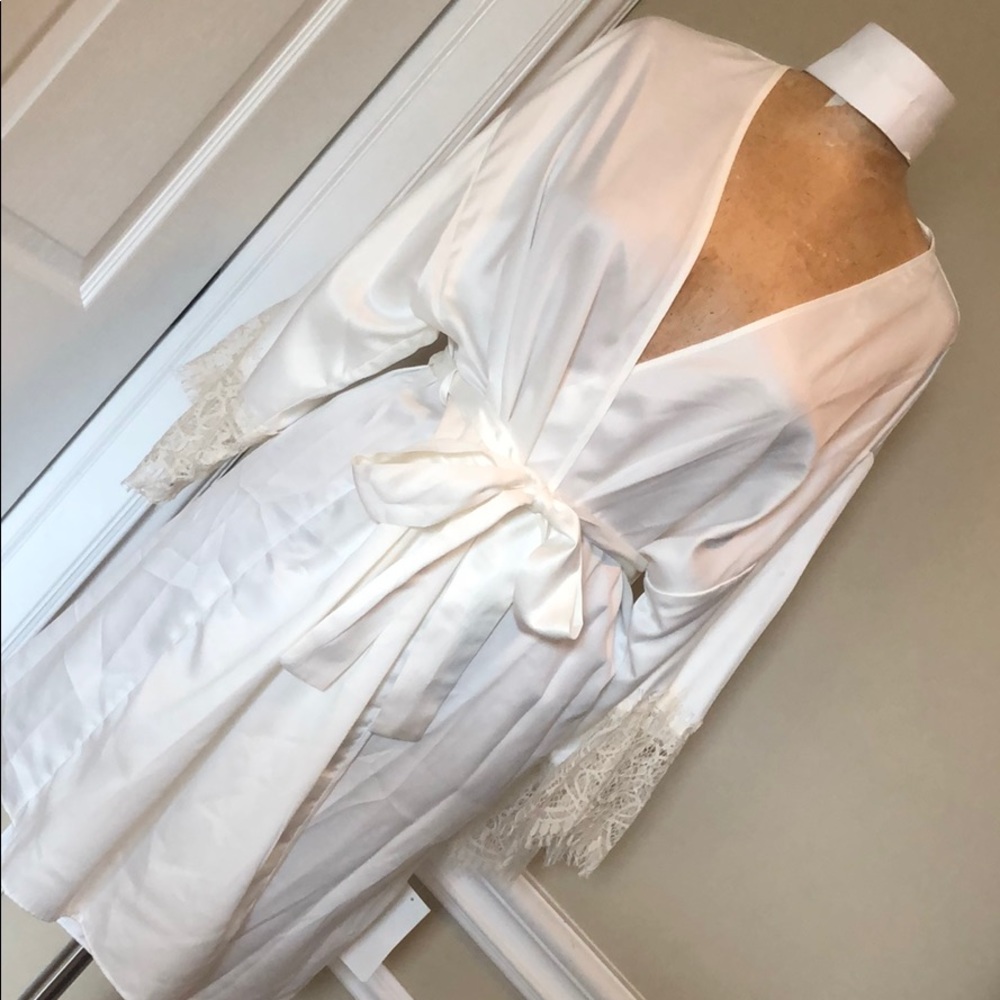 Flora “satin” bridal robe size X/XL